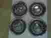 1637249 Gm 1975 85 Cadillac Set Of Wire Wheel Hubcaps With Crest Wreath Nos Used