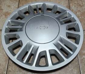 9593496 Chevrolet 1 Oem 2000-2005 Chevy Malibu Classic 15 Inch Hubcap Wheel Cover And Center Cap #0c