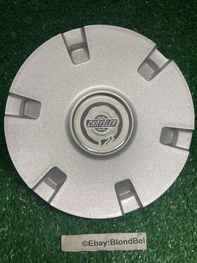 04743498ab Chrysler 0wx81trmad 2004-2008 Pacifica Center Cap Silver Mint Oem