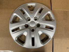 8046b Dodge 14 15 16 17 18 19 Journey Caravan Used Inch Wheel Cover Hub Cap Logo