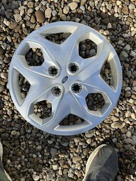 7054 Ford Damaged 11 12 13 Fiesta 15ftft Factory Oe Used Wheel Cover Hubcap