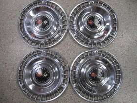 3654 Gm Chevrolet 1962 Chevy Impala Oem 14 Inch Crossed Flags Wheel Covers Hubcaps - Set Of 4