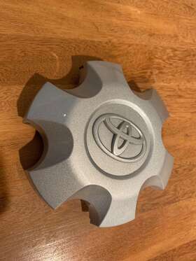 4260b-0c120 Toyota Tundra Oem Wheel Center Cap Silver Finish 2022 2023