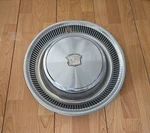 1974-1976 Cadillac Fleetwood, Deville, Calais Hubcap With Crest #3516097 Gm Used. Fixed Price $40.00.