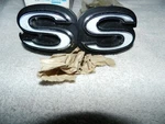 1971 Chevrolet Chevelle Super Sport Grill Emblem Gm Nos 3991036 & Hardware #a. Fixed Price $64.99.