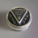 Antique Early Hudson Motor Car Co Made In Detroit Screw Hubcap Center. Fixed Price $67.95.