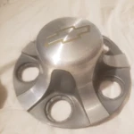 98 99 00 01 02 03 04 Chevy S10 Blazer 4X2 Center Cap 15731941 Oem Used. Fixed Price $20.00.