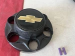 #h 1) 92-99 Chevy Pickup Suburban Tahoe Silverado 1500 2500 Center Cap 46279. Fixed Price $12.95.