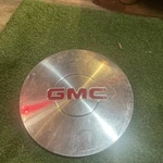 1999 - 2005 Gmc Sierra Yukon Safari Brushed Finish Oem Center Cap P/n 15650047. Fixed Price $30.99.